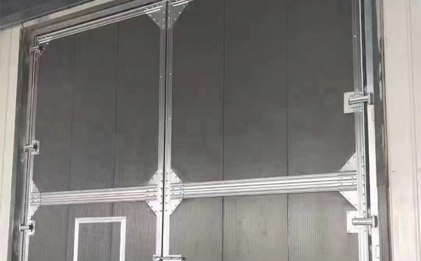 合作兰州厂房合作工业门选购与使用指南：打造高效安全的生产环境