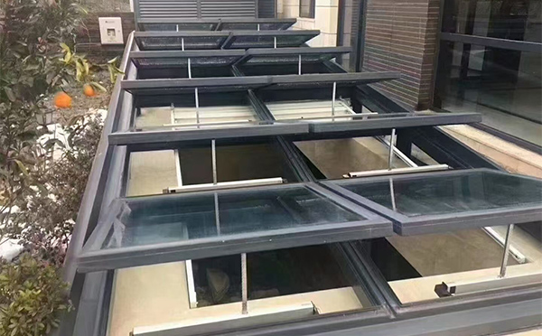 某轨道交通车辆维修车间合作排烟窗应用