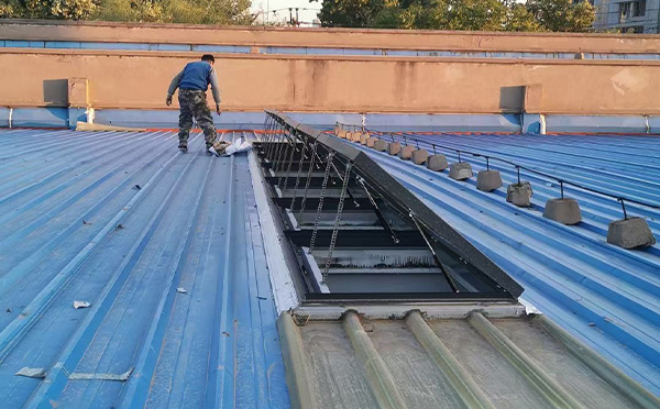 某区域性物流仓储中心合作排烟窗系统安装项目