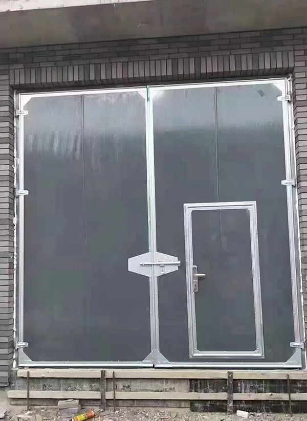 合作工业平开门在大型设备制造车间的应用实例